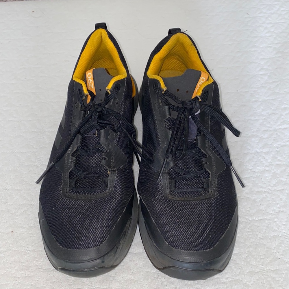 Adidas terrex black/yellow hikers size 9